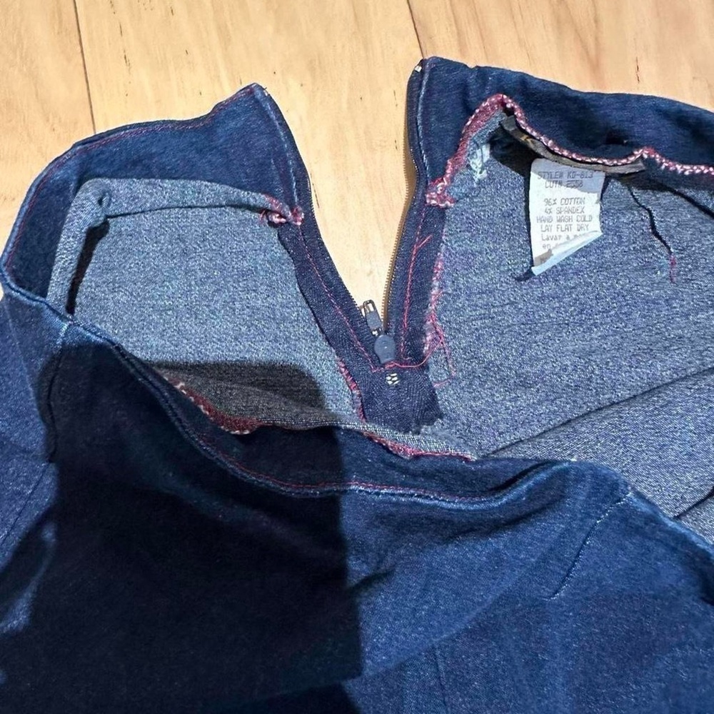 Vintage Navy Flare Jeans with Red Lace-Up Detail - Picture 7 of 8
